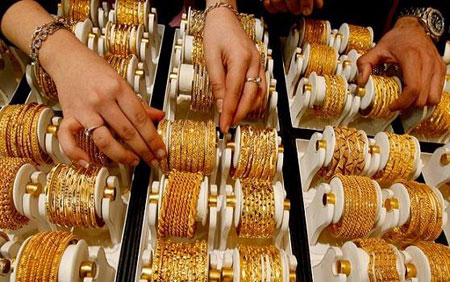 خرید طلا وجواهر نامزدی و عروسی